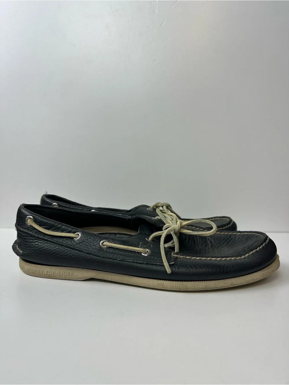 Sperry Men's Navy Blue Leather Boat Shoes with Cream Laces